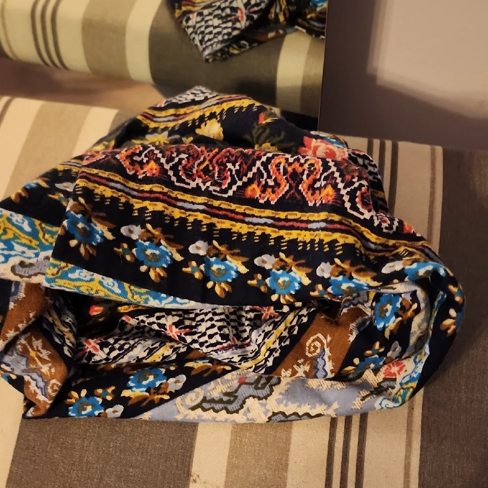 Head Wrap Floral Patterned - Picture 2 of 5